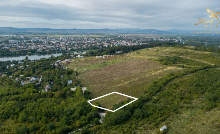 Exkluzívny investičný pozemok na Červenej Veži - fotografia 2