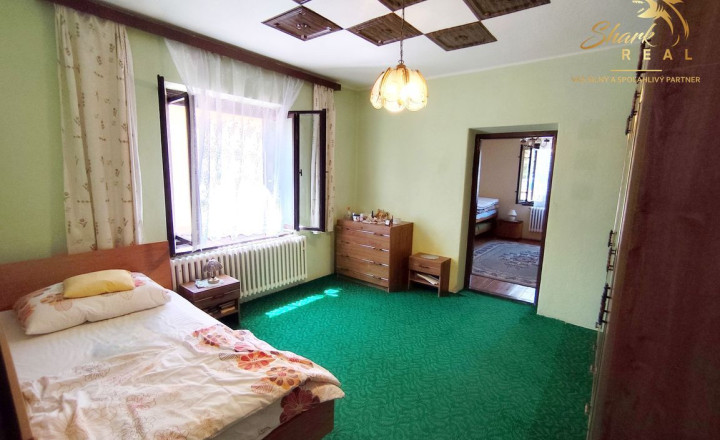 Priestranný a udržiavaný rodinný dom na predaj - fotografia 13