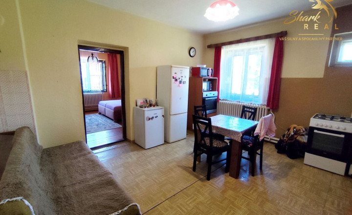 Priestranný a udržiavaný rodinný dom na predaj - fotografia 19