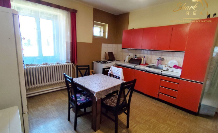 Priestranný a udržiavaný rodinný dom na predaj - fotografia 20