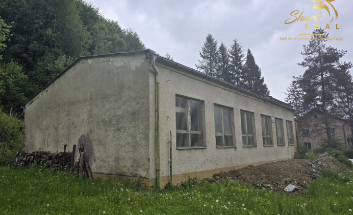 Priestranná budova s bývaním - fotografia 5