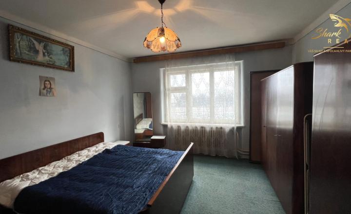 Rodinný dom s 20á pozemkom v obci Semerovo - fotografia 4