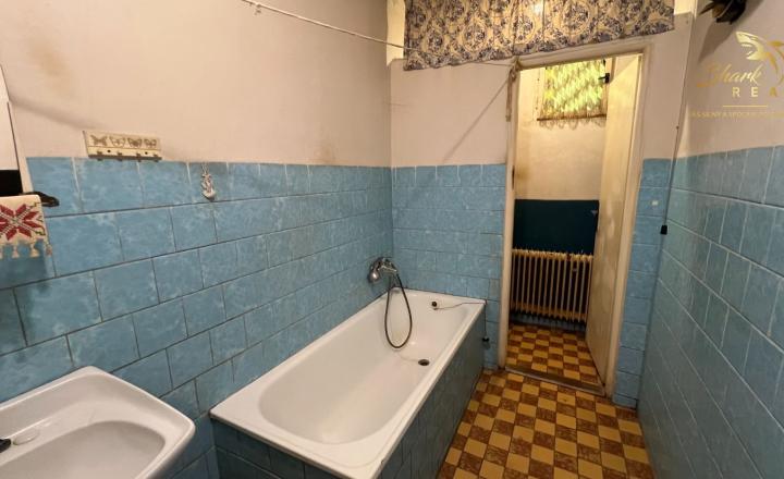Rodinný dom s 20á pozemkom v obci Semerovo - fotografia 7