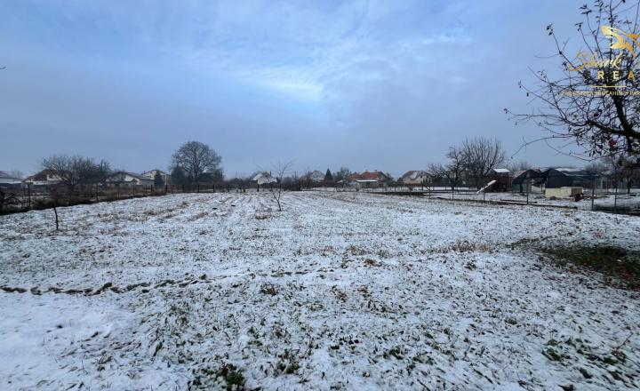 Rodinný dom s 20á pozemkom v obci Semerovo - fotografia 10