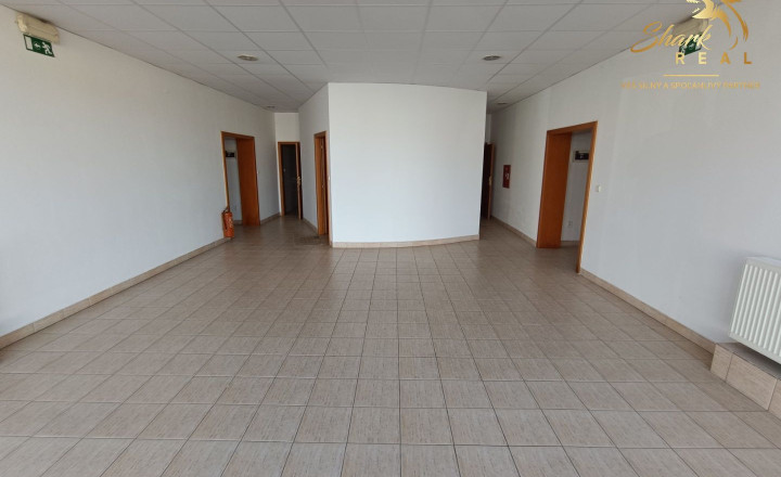 Administratívno-apartmánová budova - fotografia 4