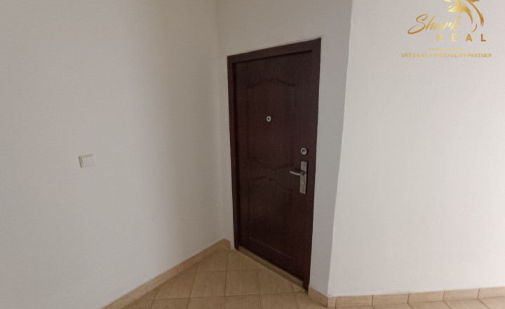 Administratívno-apartmánová budova - fotografia 12
