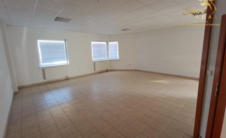 Administratívno-apartmánová budova - fotografia 16