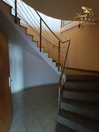 Administratívno-apartmánová budova - fotografia 18