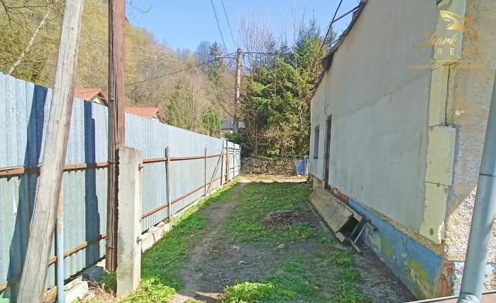 Zaujímavý objekt vhodný na podnikanie v obci Vyhne - fotografia 5