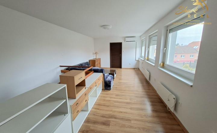 Rodinný dom s dvoma bytovými jednotkami - fotografia 12