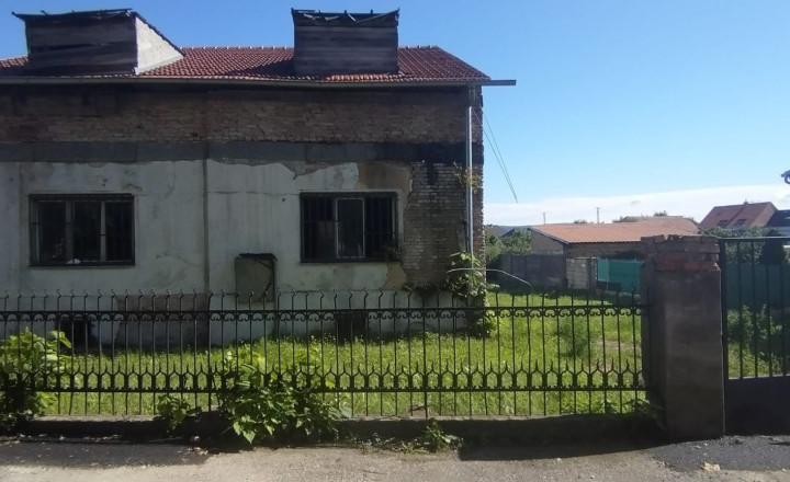Pozemok ideálny na výstavbu 2 rodinných domov - fotografia 1