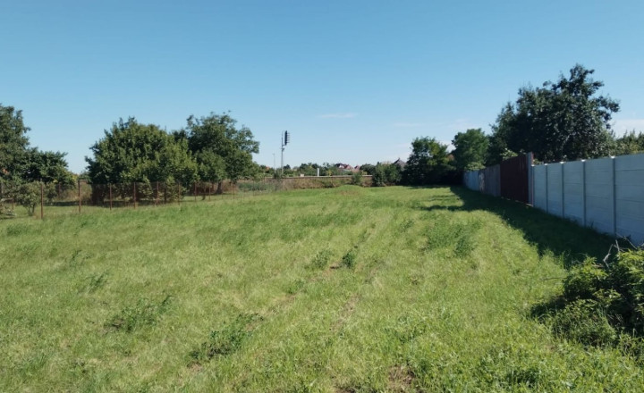 Pozemok ideálny na výstavbu 2 rodinných domov - fotografia 4