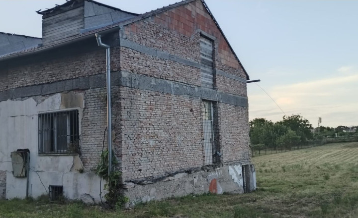 Pozemok ideálny na výstavbu 2 rodinných domov - fotografia 6