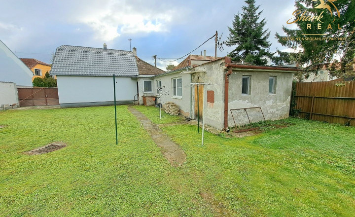 Starší domček s krásnym pozemkom - fotografia 6