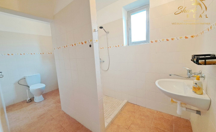 Starší domček s krásnym pozemkom - fotografia 14