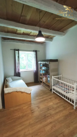 Jedinečná chata v lese, vhodná na investíciu - fotografia 6