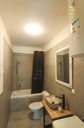 Jedinečná chata v lese, vhodná na investíciu - fotografia 9
