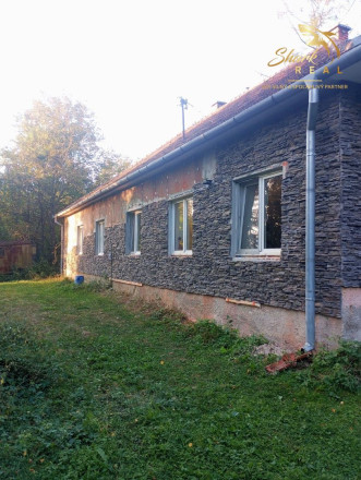 Jedinečná chata v lese, vhodná na investíciu - fotografia 12