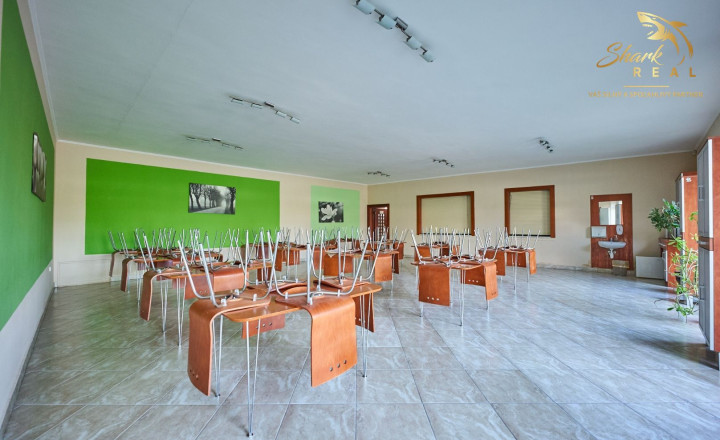 Školská budova v centre obce Mostová - fotografia 8