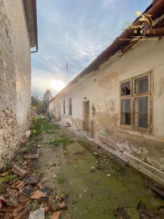 Znížená cena - Jedinečná príležitosť - Historický vinársky dom v samotnom srdci Pezinka - fotografia 5