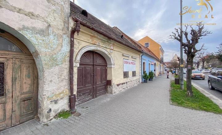 Znížená cena - Jedinečná príležitosť - Historický vinársky dom v samotnom srdci Pezinka - fotografia 12