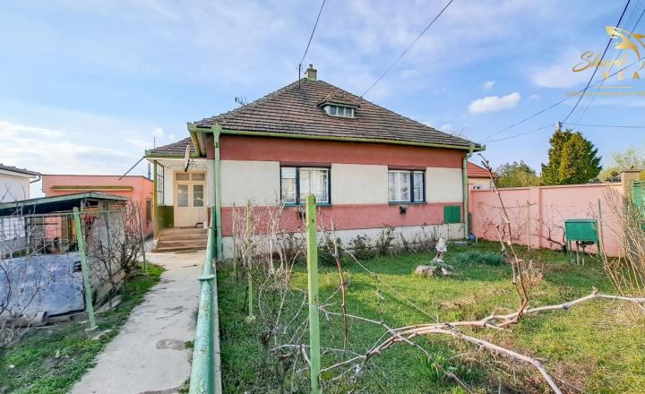 Znížená cena - 4i RD vo vynikajúcom stave v obľúbenej lokalite - fotografia 1