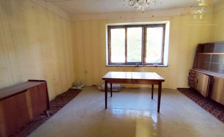 Stavebný pozemok so starším domom na predaj  - fotografia 4