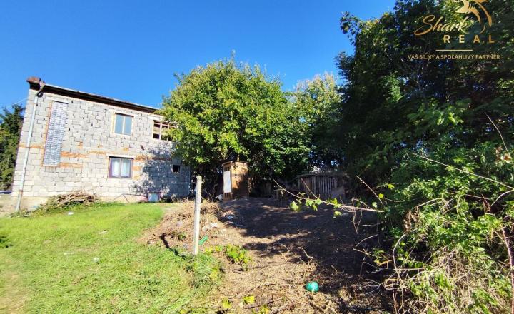 Stavebný pozemok so starším domom na predaj  - fotografia 15