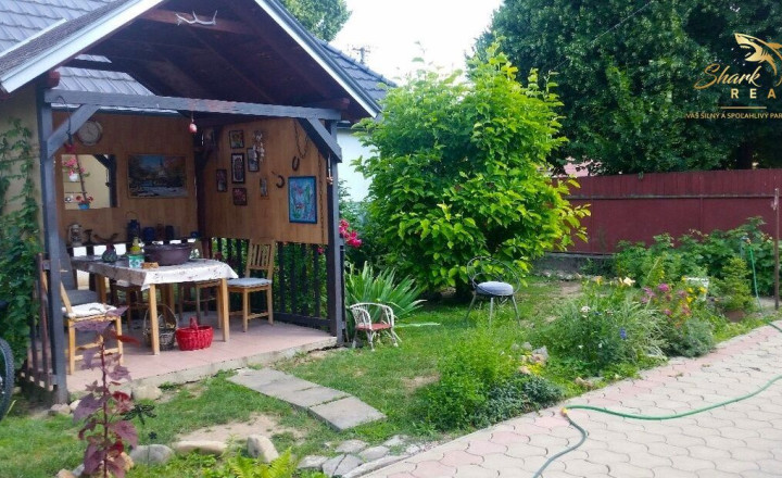 Krásny vidiecky dom s rozsiahlym pozemkom - fotografia 9
