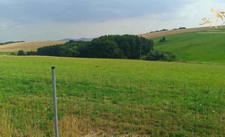 Výnimočný investičný pozemok na predaj - fotografia 1