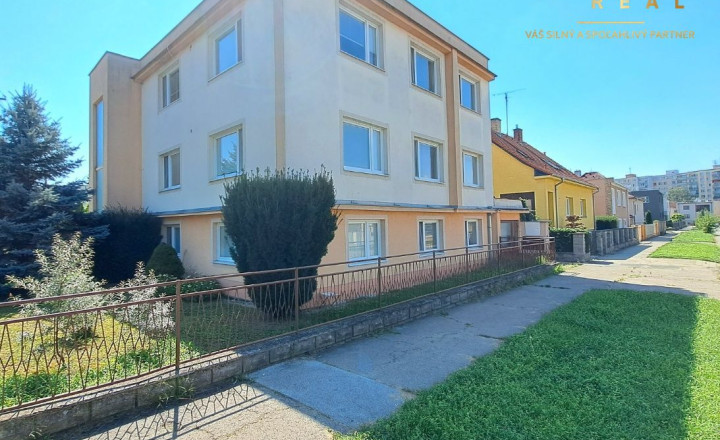 Zrekonštruovaný dom na viacgeneračné bývanie alebo podnikanie - fotografia 1