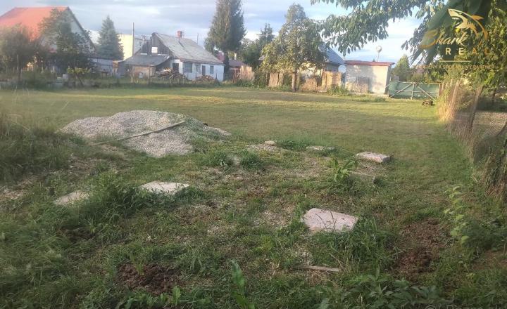 Ponúkame na predaj rovinatý pozemok v obci Cabaj-Čápor 780 m2  - fotografia 2