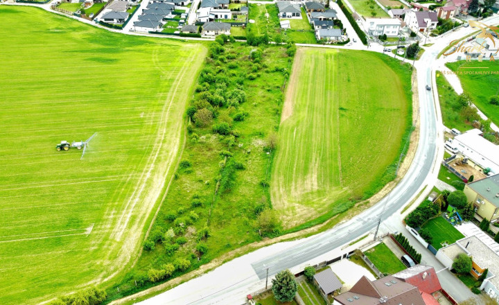 Krásny stavebný pozemok 4781m2 aj  pre developerov - fotografia 1