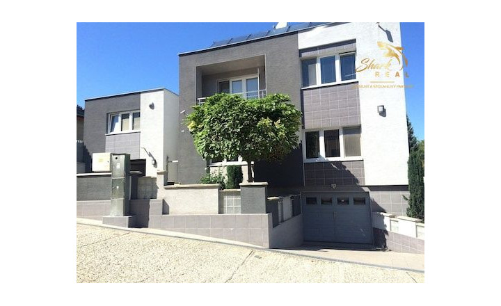Jedinečná apartmánová nehnutelnosť s bazénom a záhradou - fotografia 6