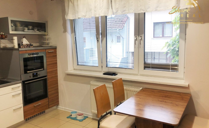 Jedinečná apartmánová nehnutelnosť s bazénom a záhradou - fotografia 8
