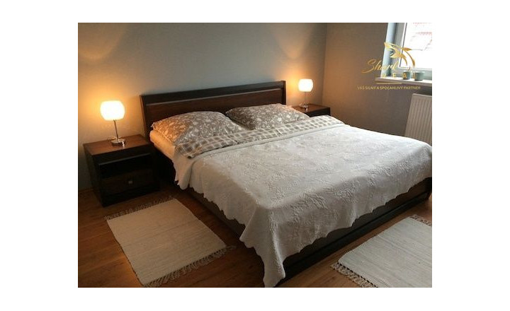 Jedinečná apartmánová nehnutelnosť s bazénom a záhradou - fotografia 23