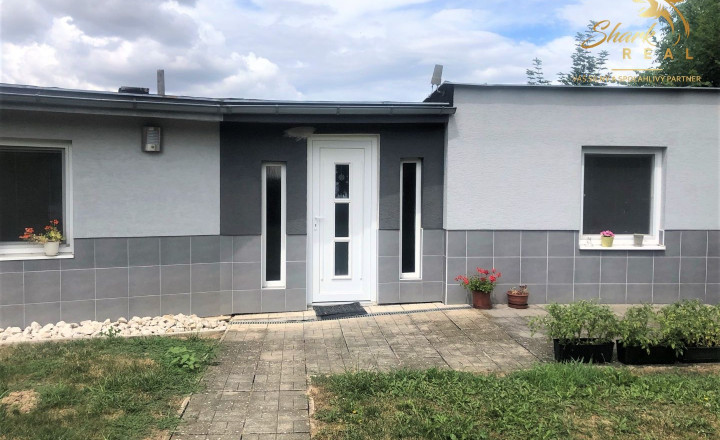 Jedinečná apartmánová nehnutelnosť s bazénom a záhradou - fotografia 27
