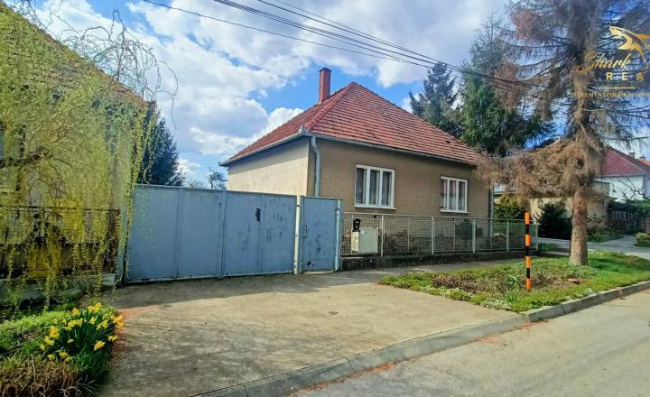 TOP lokalita! Rodinný dom v Topoľčiankach - fotografia 9