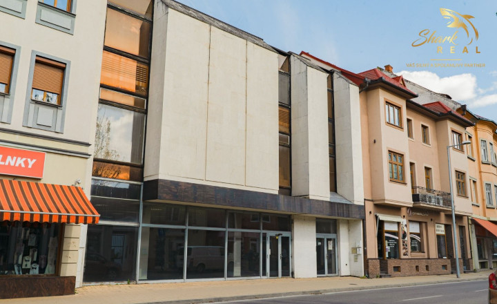 Budova v centre, alebo bytový dom? Je to na Vás - fotografia 3