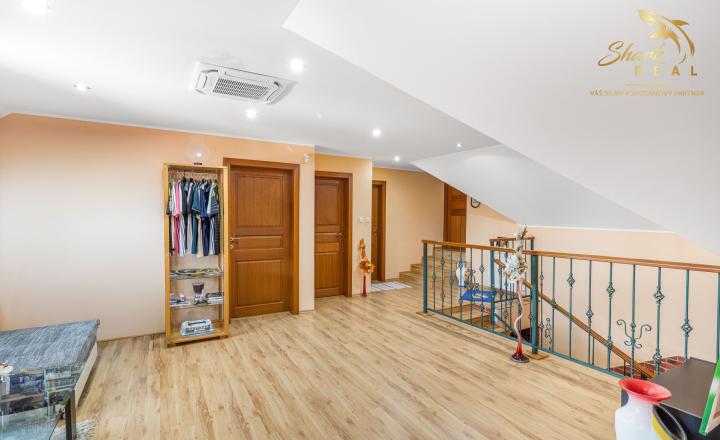 TOP PONUKA! Dvojgeneračný rodinný dom na predaj - fotografia 12
