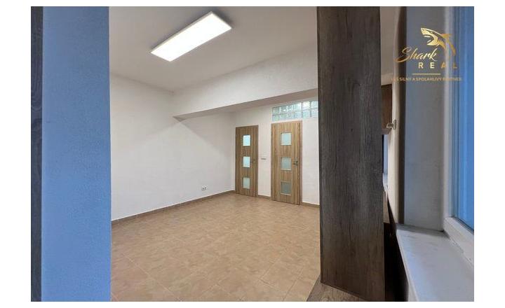 1i byt na 7. posch. v Starom Meste | Balkón 10 m² | Okamžitý výnos | - fotografia 4
