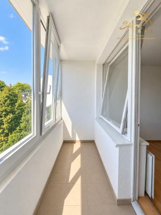PRIESTRANNÝ 2-IZBOVÝ BYT 63 m² | LOGGIA | VEĽKÉ IZBY | ČILIŽSKÁ, VRÁKUŇA - fotografia 7