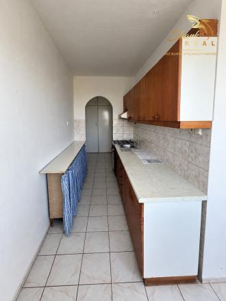 PRIESTRANNÝ 2-IZBOVÝ BYT 63 m² | LOGGIA | VEĽKÉ IZBY | ČILIŽSKÁ, VRÁKUŇA - fotografia 10