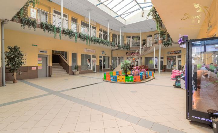 Polyfunkčný objekt s aktívnymi nájomcami v TOP lokalite - Grand Center - fotografia 3