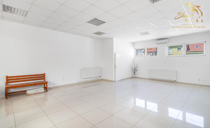 Polyfunkčný objekt s aktívnymi nájomcami v TOP lokalite - Grand Center - fotografia 10