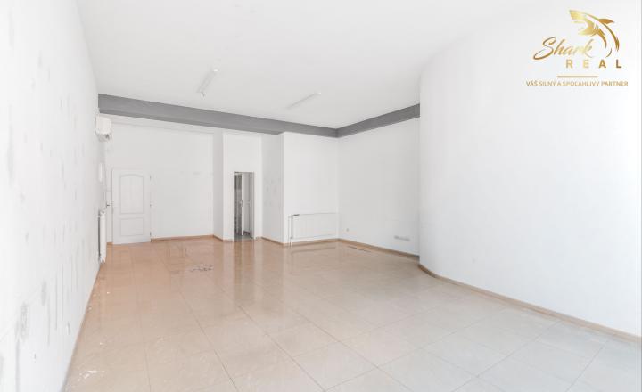 Polyfunkčný objekt s aktívnymi nájomcami v TOP lokalite - Grand Center - fotografia 14