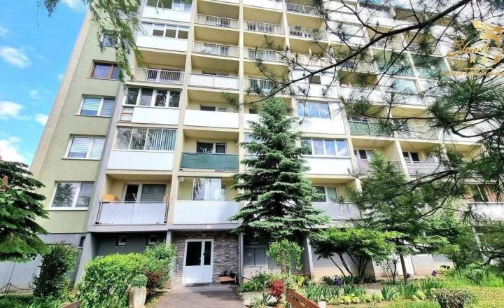 3 -IZBOVÝ BYT NA ULICI KOMENSKÉHO V TREBIŠOVE  - fotografia 1