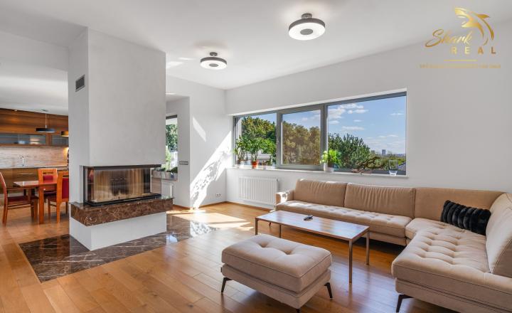 Luxusný 5i byt | 155 m², krb, terasa | Výhľad na Dunaj | Hradný kopec | Ihneď - fotografia 1