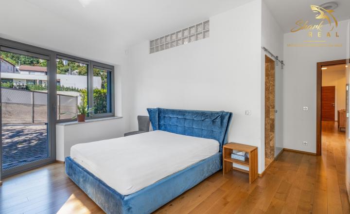 Luxusný 5i byt | 155 m², krb, terasa | Výhľad na Dunaj | Hradný kopec | Ihneď - fotografia 6
