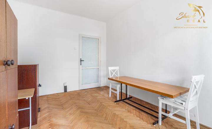 3-IZBOVÝ BYT S 2 BALKÓNMI A LOGGIOU NA ULICI A. HLINKU | PIEŠŤANY - fotografia 12